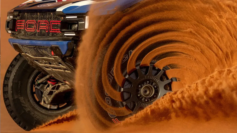 Ford Raptor Dakar 2026: la foto della "turbina di sabbia" che sta facendo impazzire il web