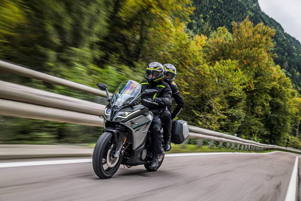 CFMOTO 650GT (2021 - 26) (13)