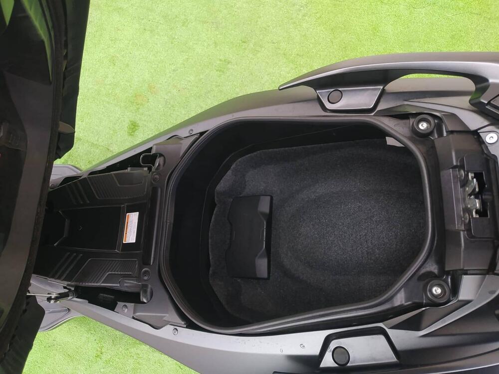 Suzuki Burgman 400 (2022 - 24) (8)