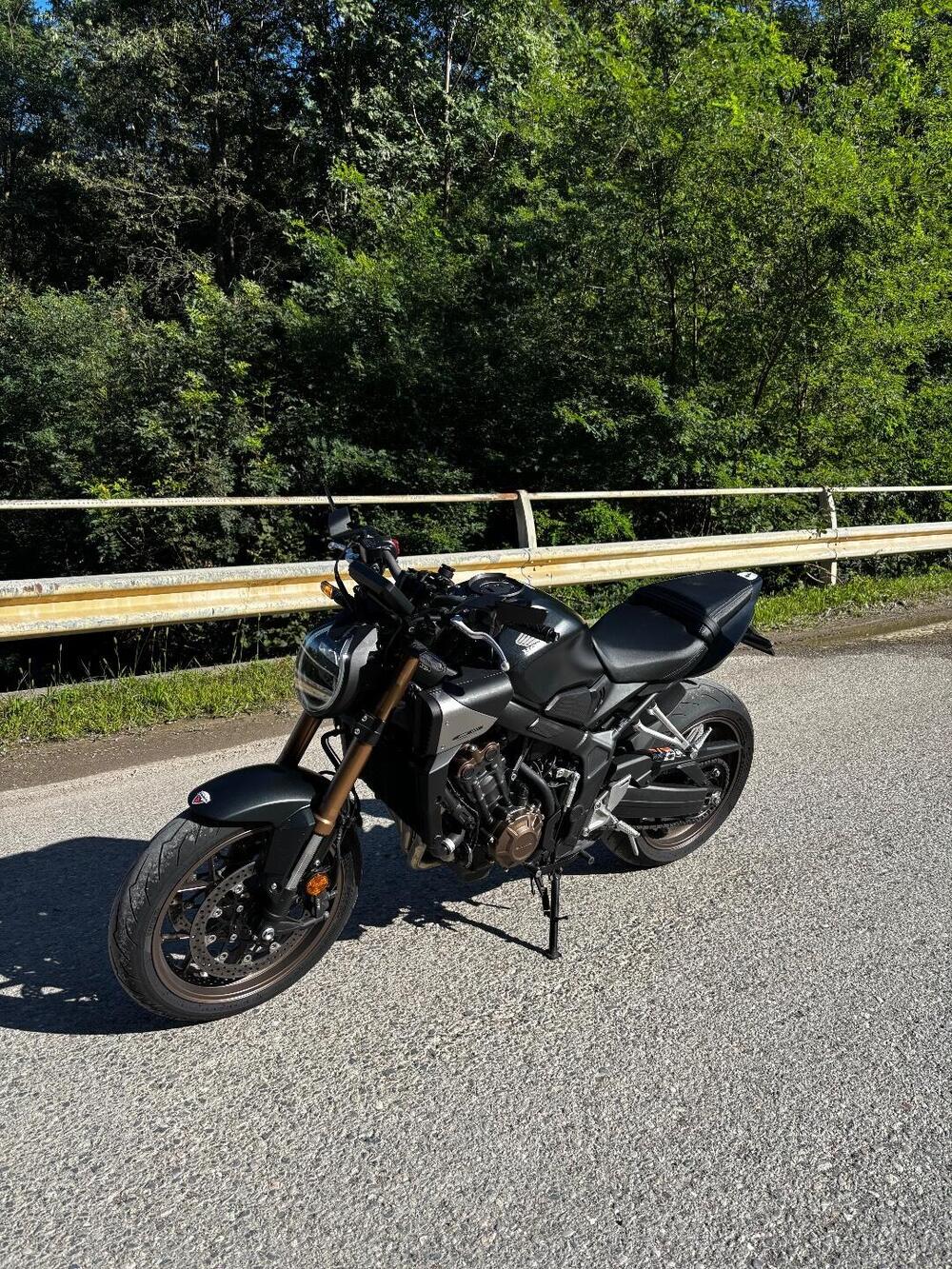 Honda CB 650 R E-Clutch (2024 - 26) (2)