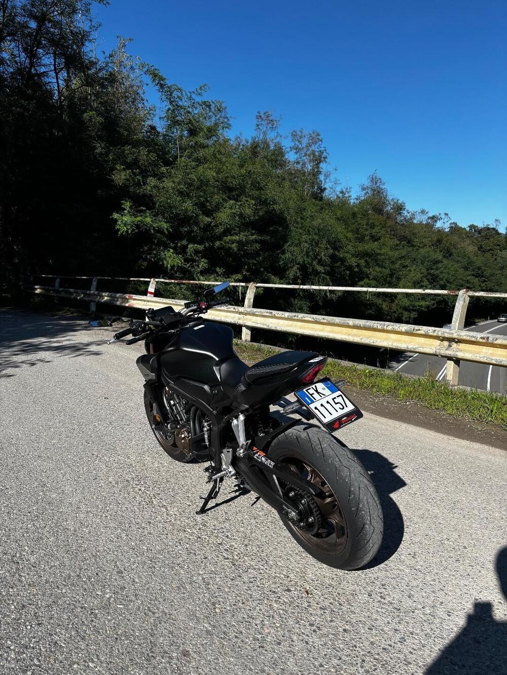 Honda CB 650 R E-Clutch (2024 - 26) (3)