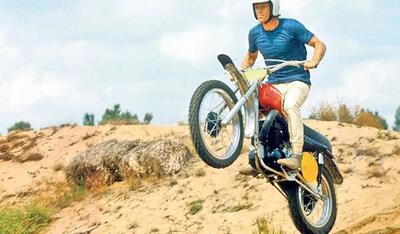 R&eacute;tromobile rende omaggio a Steve McQueen: una mostra immersiva celebra il King of Cool