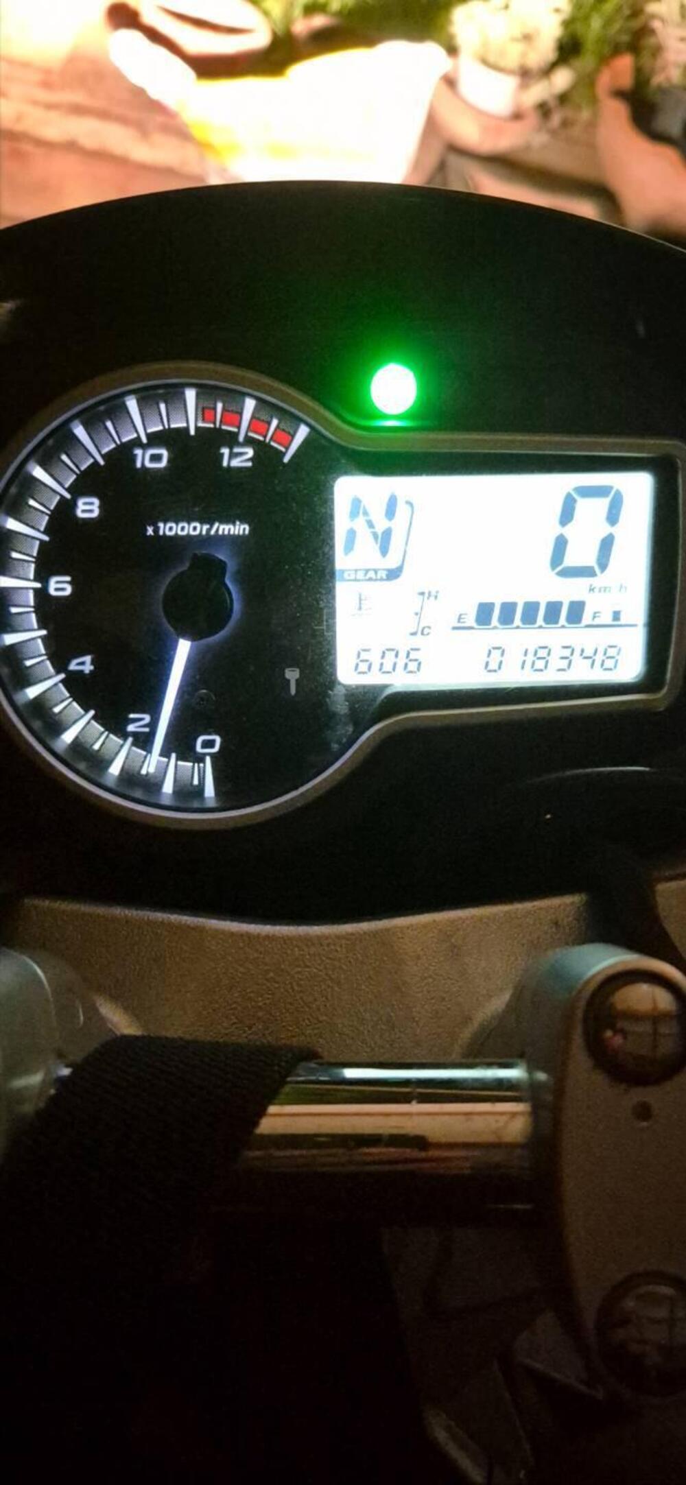 Suzuki GSR 750 (2010 - 15) (4)