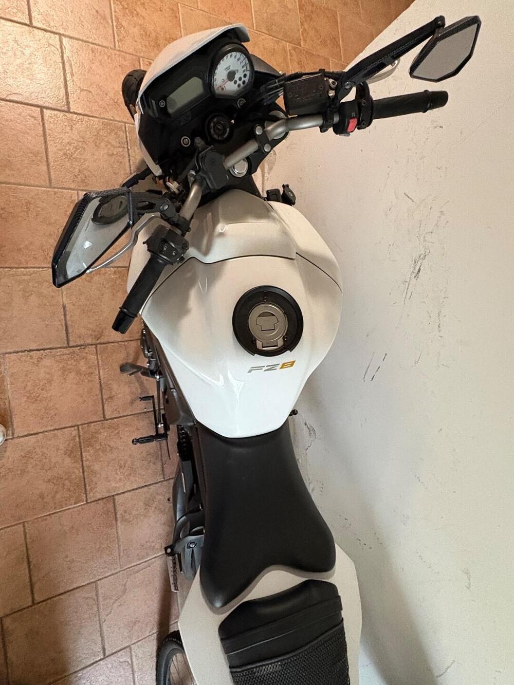 Yamaha FZ8 (2013 - 16) (4)