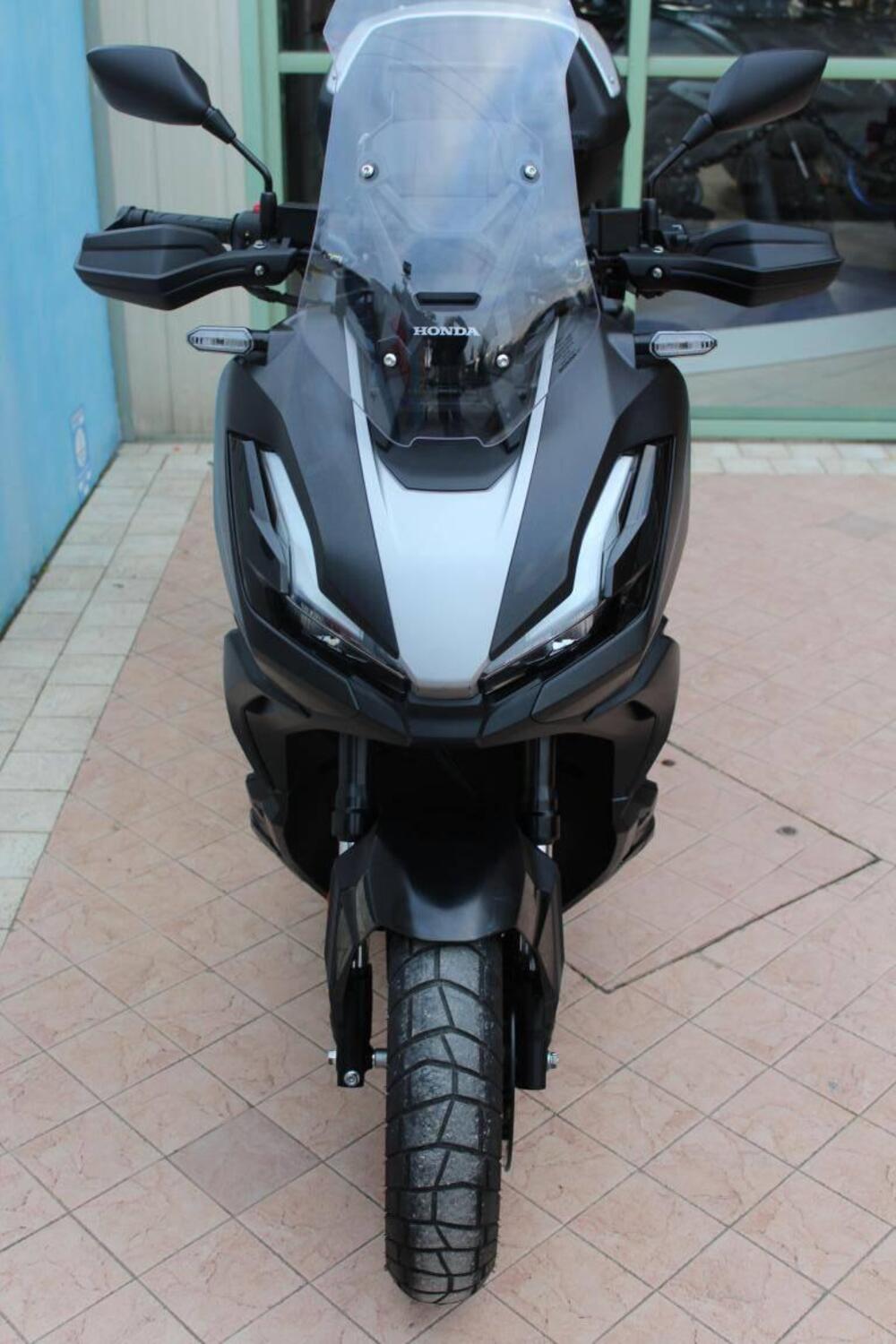 Honda ADV 350 Special Edition (2025 - 26) (4)