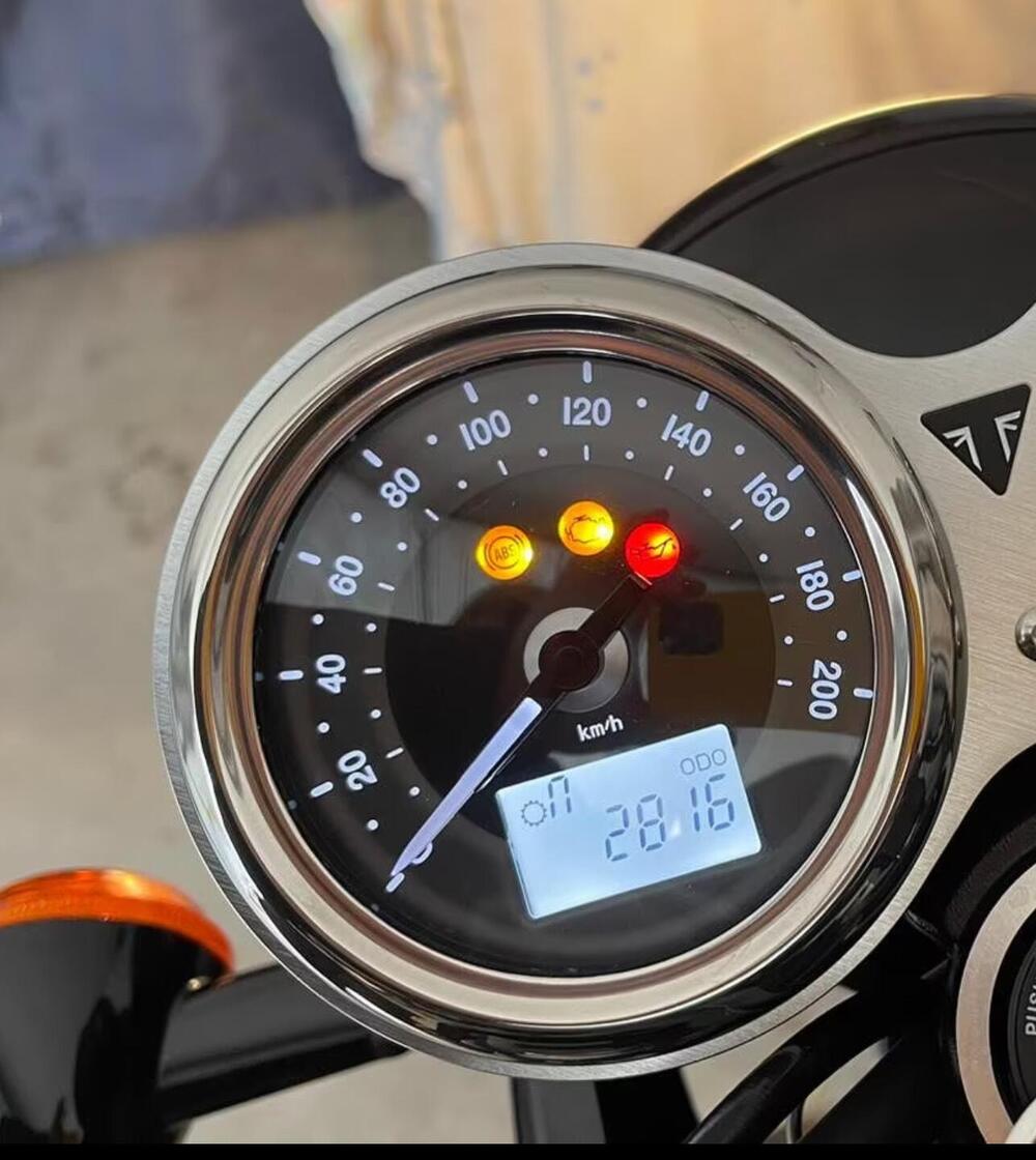 Triumph Bonneville T100 Black (2017 - 20) (7)