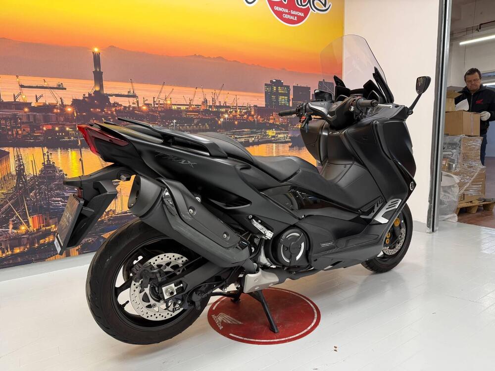 Yamaha T-Max 560 Tech Max (2020) (2)