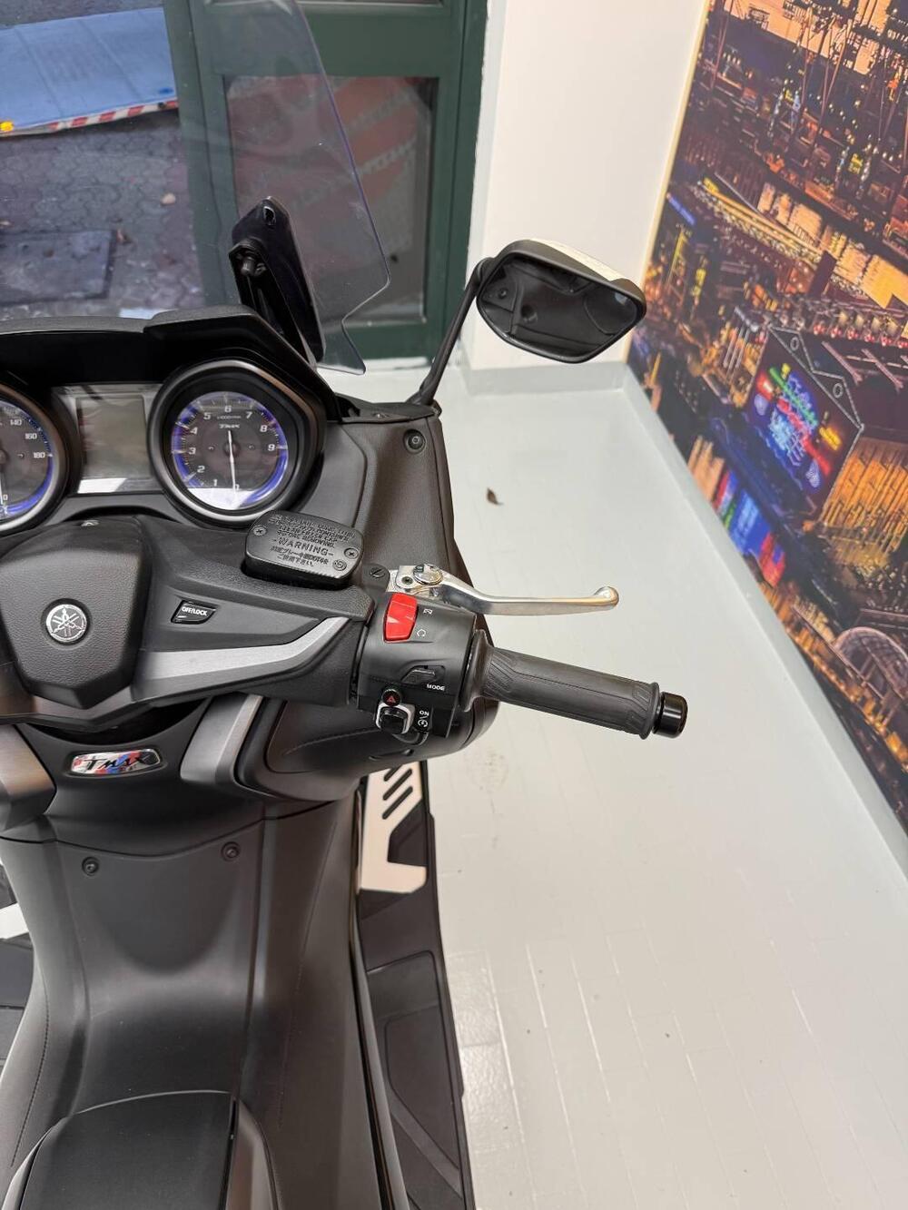 Yamaha T-Max 560 Tech Max (2020) (15)