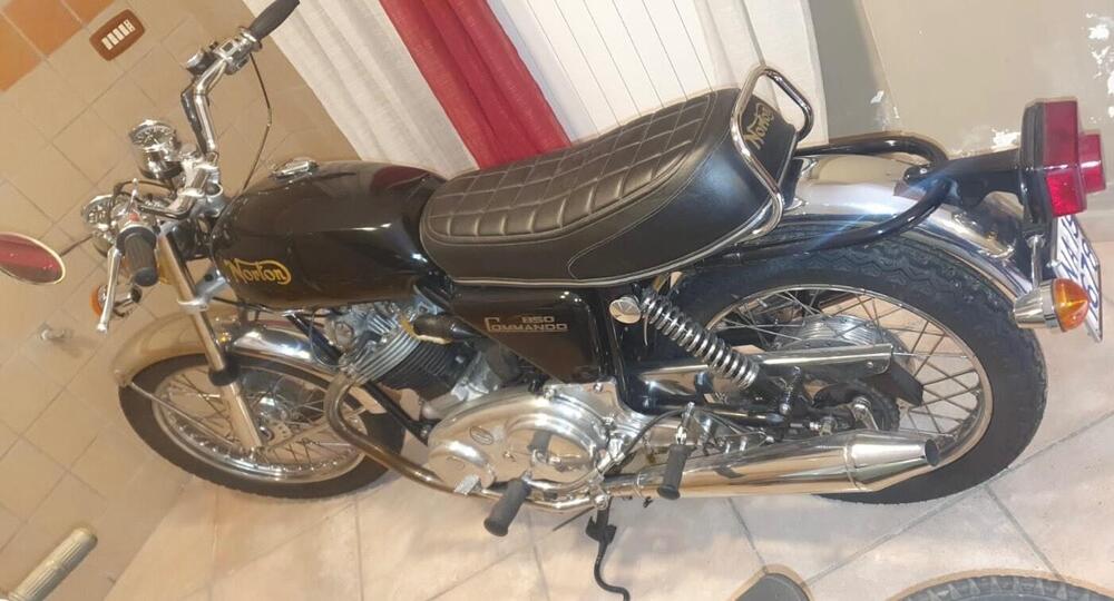 Norton 850 commando