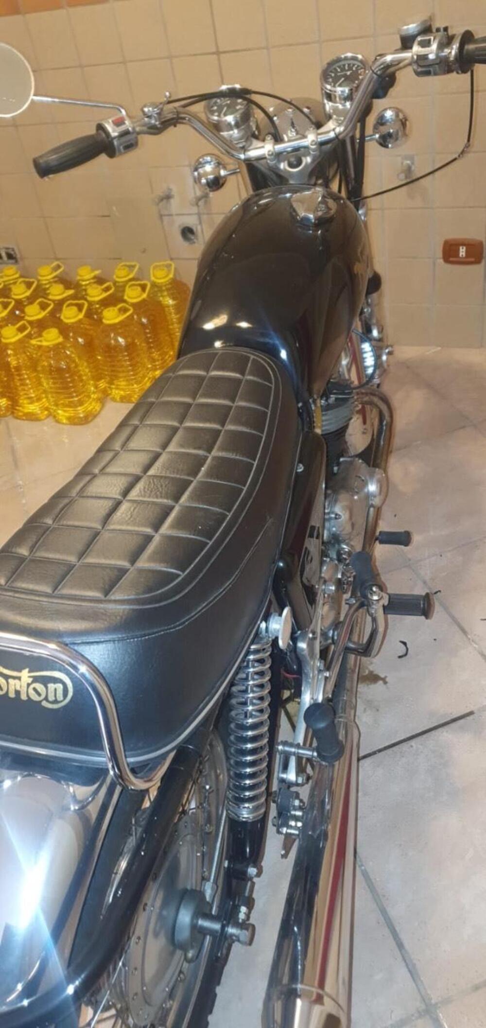 Norton 850 commando (3)