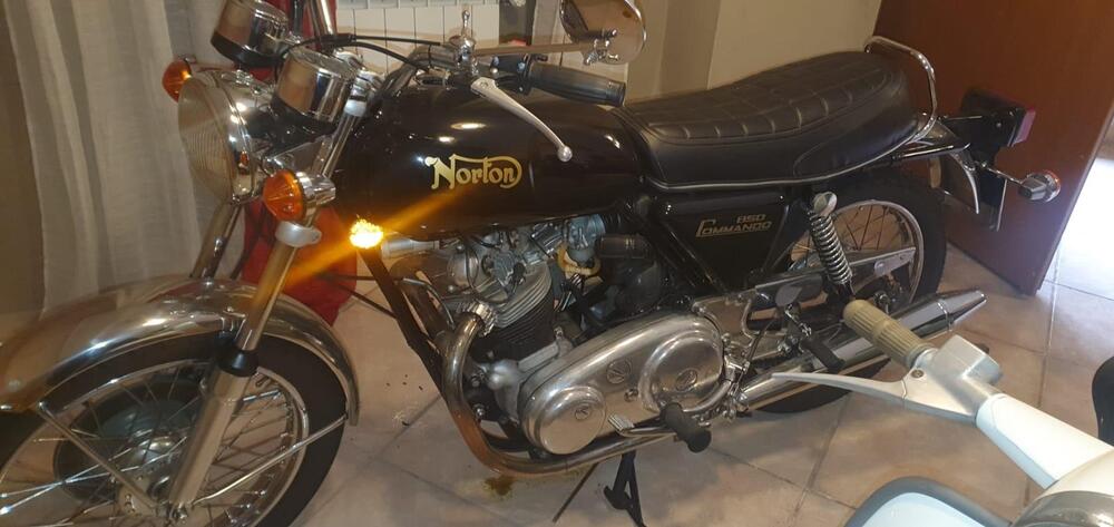Norton 850 commando (4)