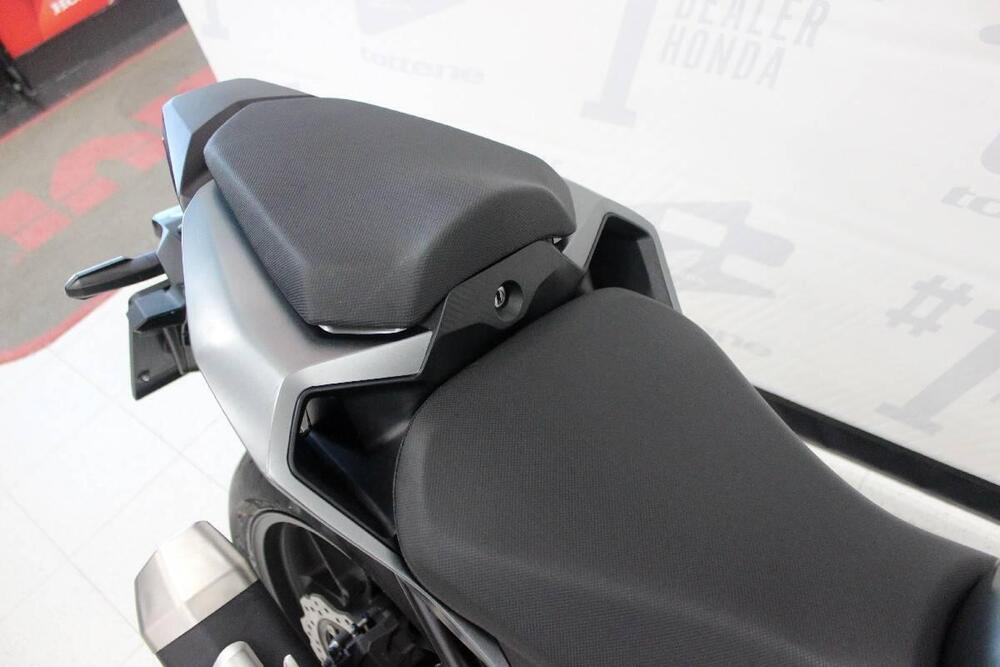 Honda CB 750 Hornet (2023 - 24) (5)