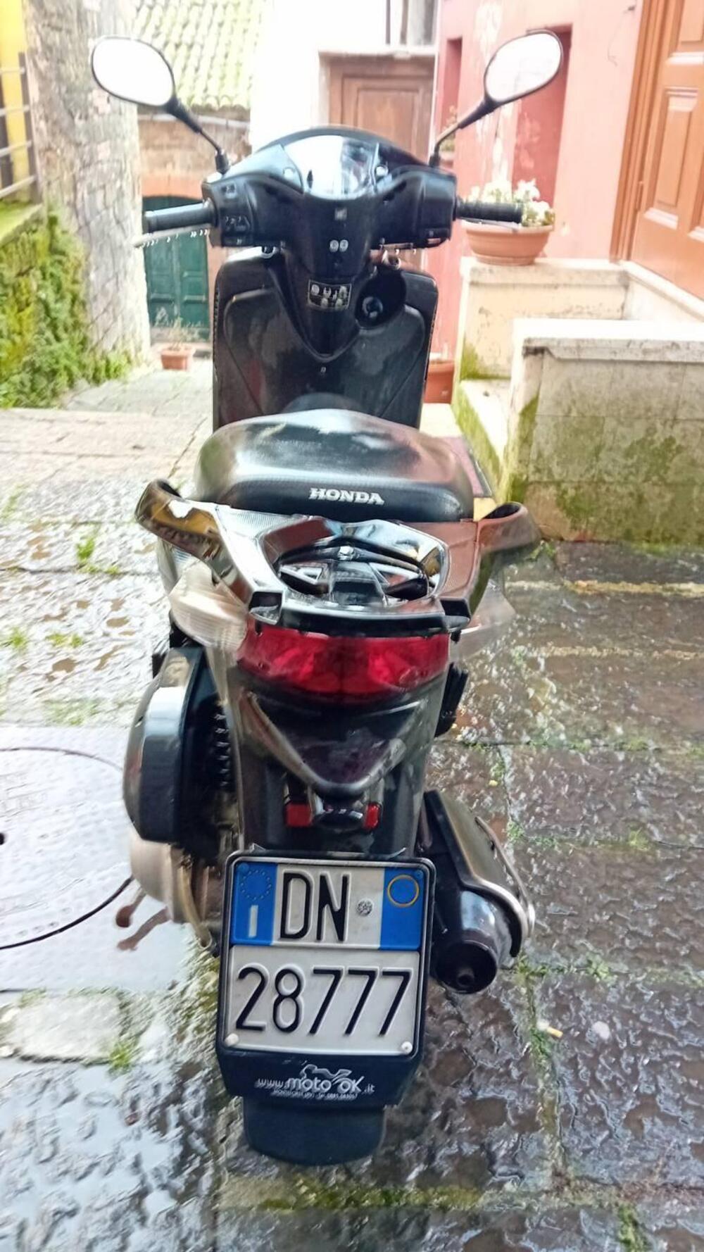 Honda SH 150 i (2009 - 12) (4)