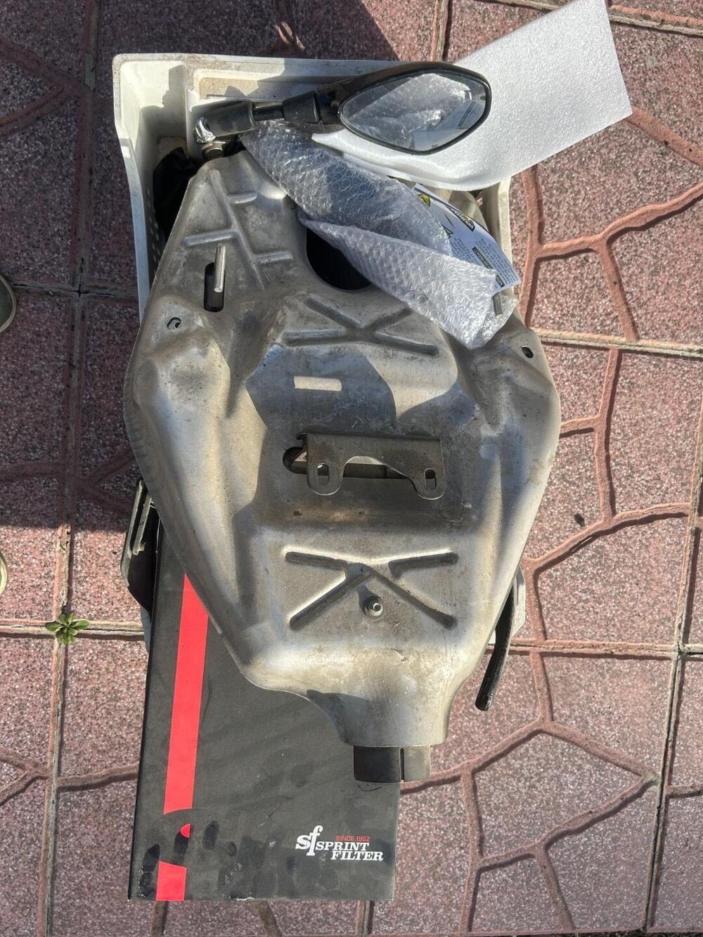 Aprilia Dorsoduro 750 Factory (2010 - 13) (10)