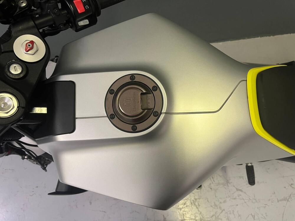 Husqvarna Vitpilen 701 (2020) (8)