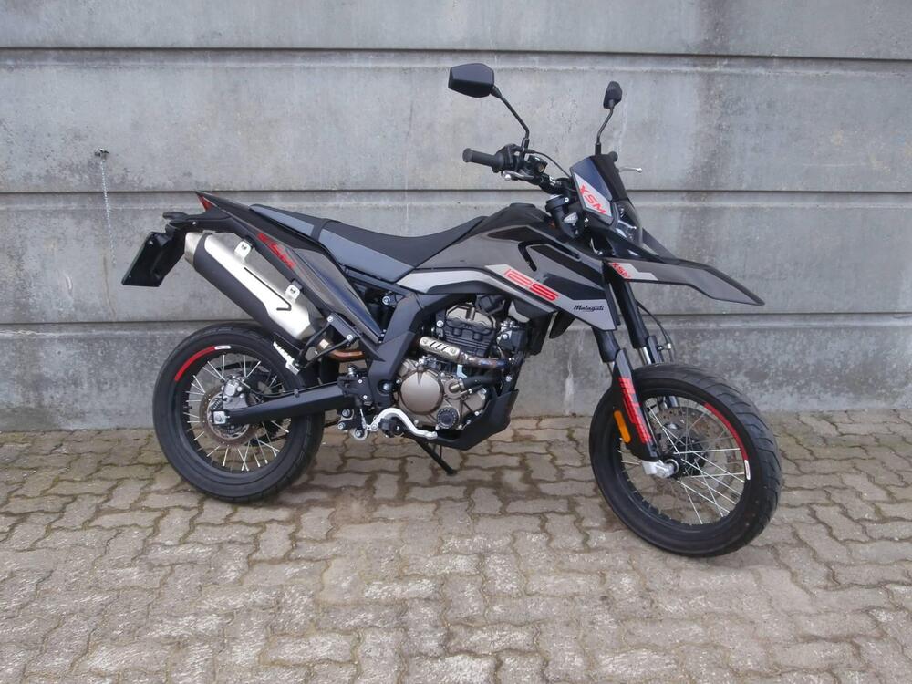 Malaguti XSM 125 (2021 - 26) (11)