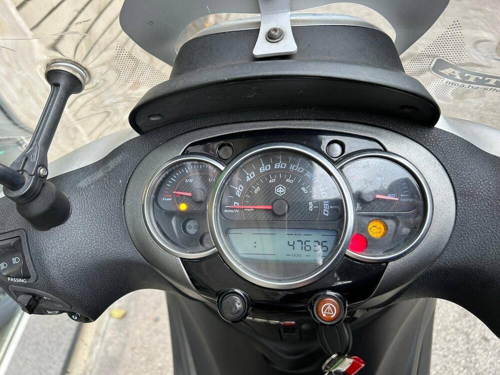 Piaggio Beverly 350 ABS (2016 - 20) (4)