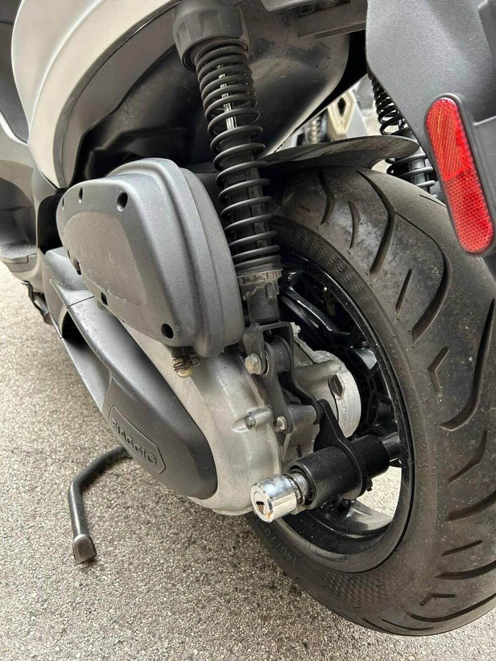 Piaggio Beverly 350 ABS (2016 - 20) (6)