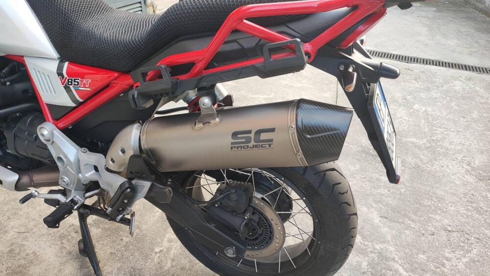 Moto Guzzi V85 TT Evocative Graphics (2019 - 20) (4)
