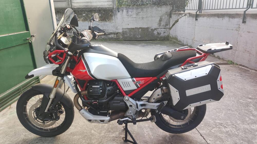 Moto Guzzi V85 TT Evocative Graphics (2019 - 20) (5)