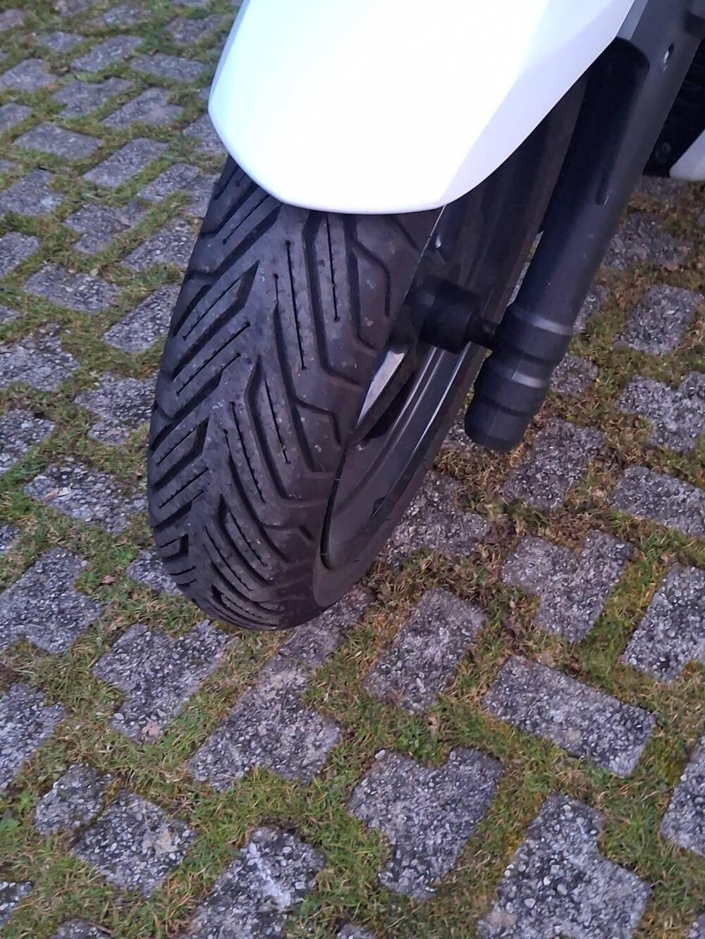 Yamaha X-Max 250 (2010 - 13) (3)