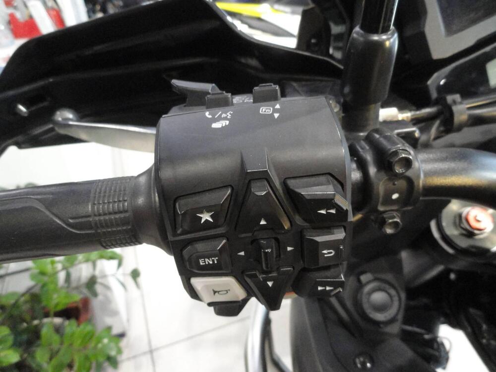 Honda Africa Twin CRF 1100L (2022 - 23) (9)