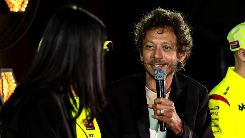 MotoGP 2026. Valentino Rossi a 360 gradi: "Ecco perch&eacute; ho cambiato campionato con le auto". E sulla MotoGP: "So gi&agrave; i nostri piloti per il 2027. E mi fido di Ducati" [VIDEO]
