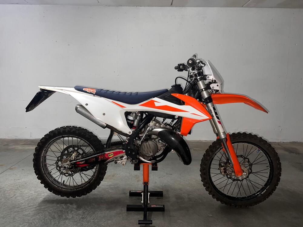KTM 125 SX (2021) (3)