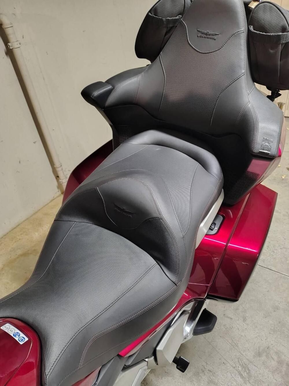 Honda GL 1800 Gold Wing Tour DTC (2018 - 20) (4)