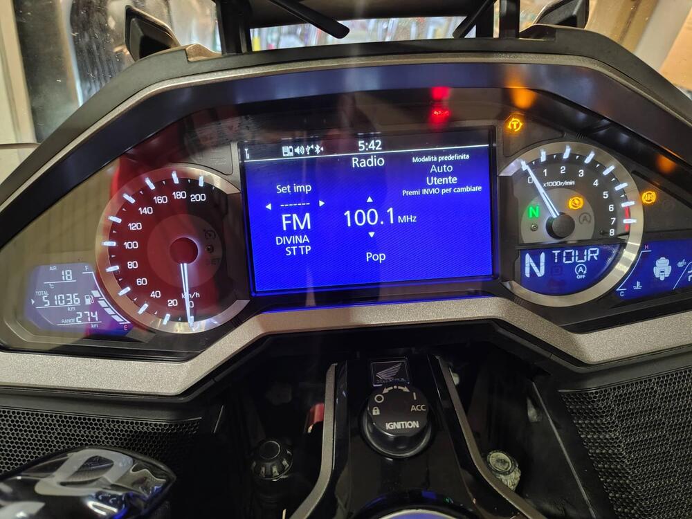 Honda GL 1800 Gold Wing Tour DTC (2018 - 20) (6)