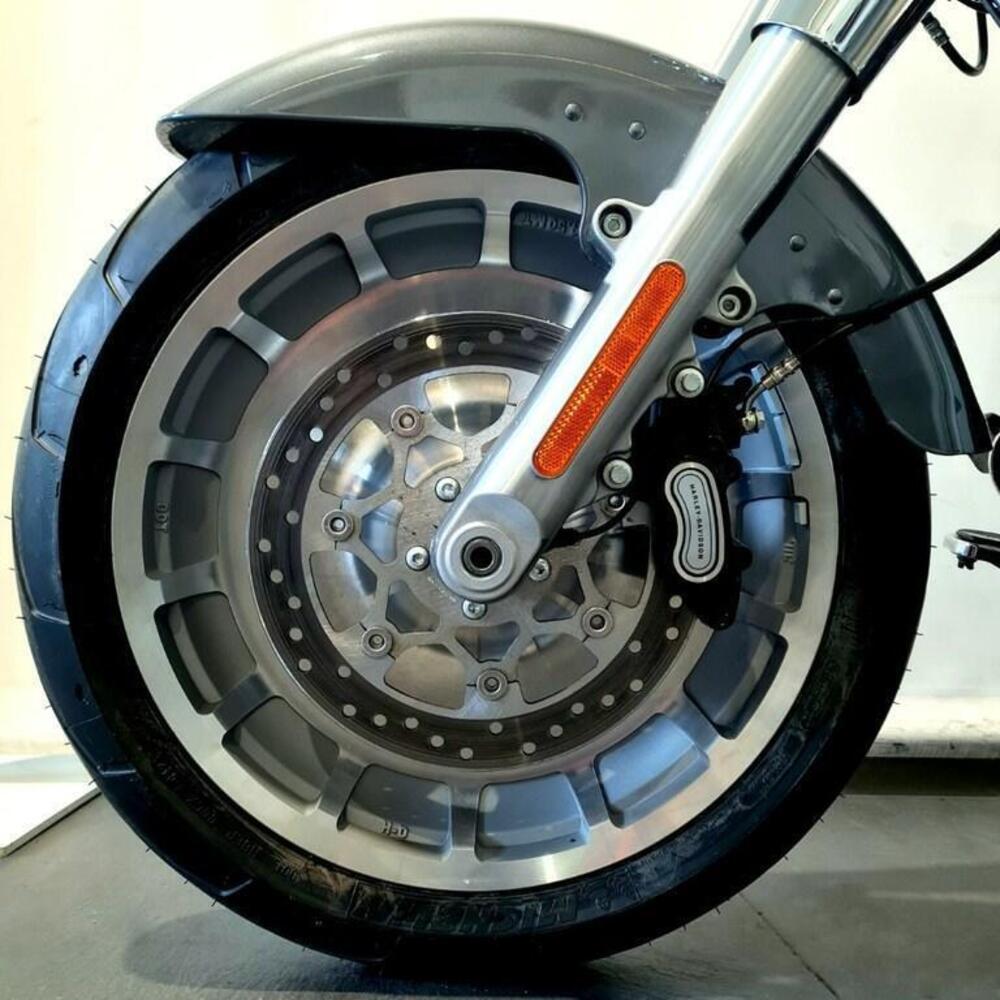 Harley-Davidson 114 Fat Boy (2018 - 20) - FLFBS (7)