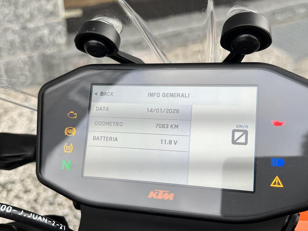 KTM 890 Duke (2021 - 23) (8)