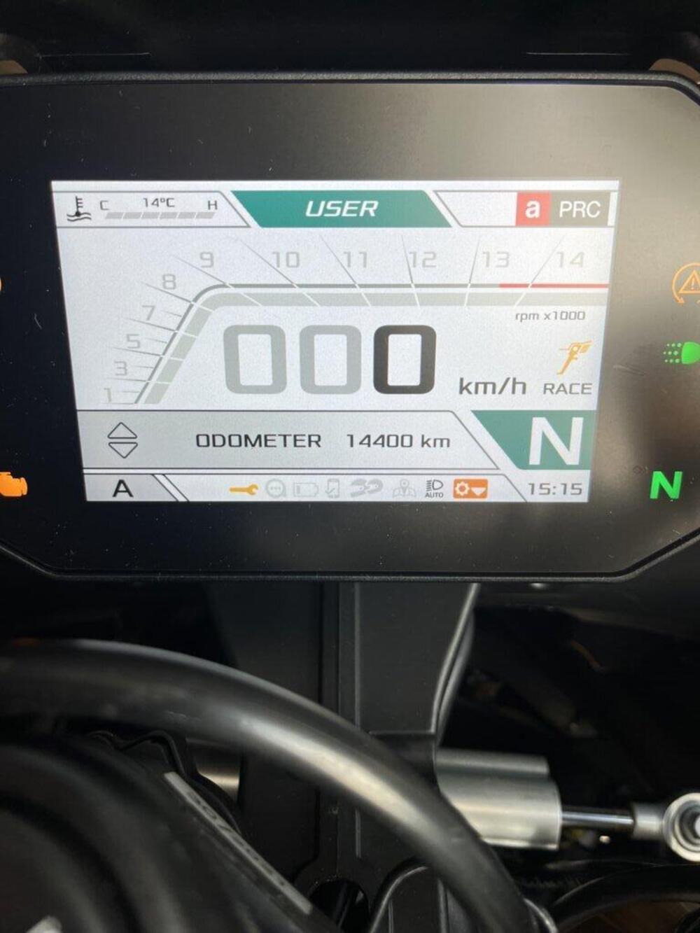 Aprilia RSV4 1100 Factory (2021 - 24) (4)