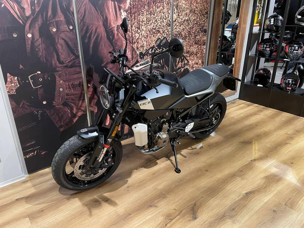 Husqvarna Svartpilen 801 (2024 - 26) (3)