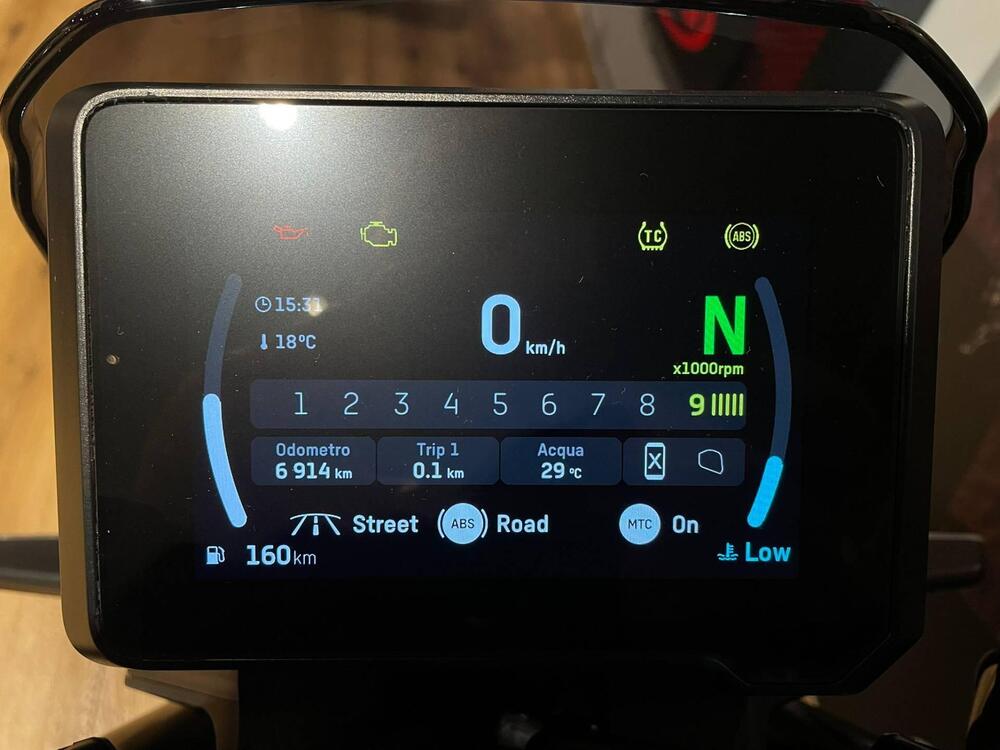 Husqvarna Svartpilen 801 (2024 - 26) (6)