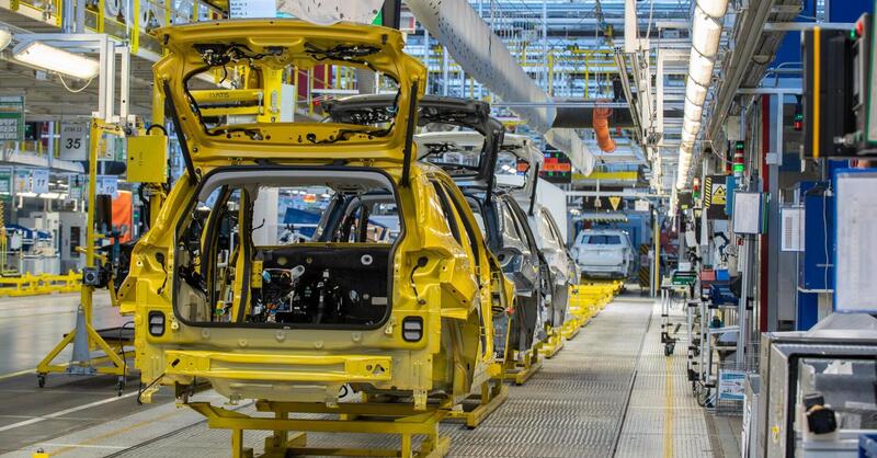 Stellantis, tagli al personale in Polonia: sono oltre 700 i licenziamenti legati al rallentamento delle vendite di Jeep Avenger e Alfa Romeo Junior