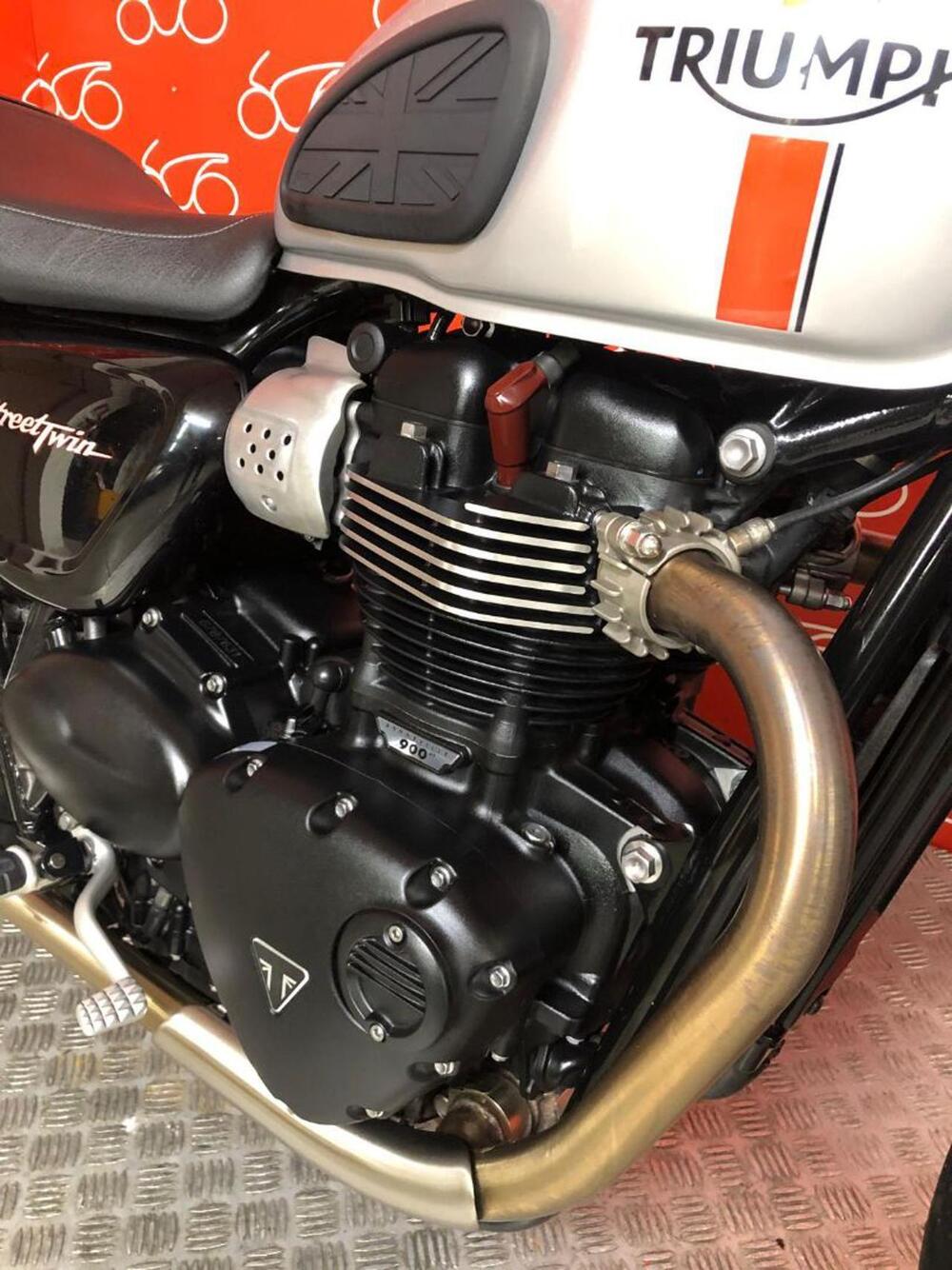 Triumph Street Twin 900 (2016) (5)