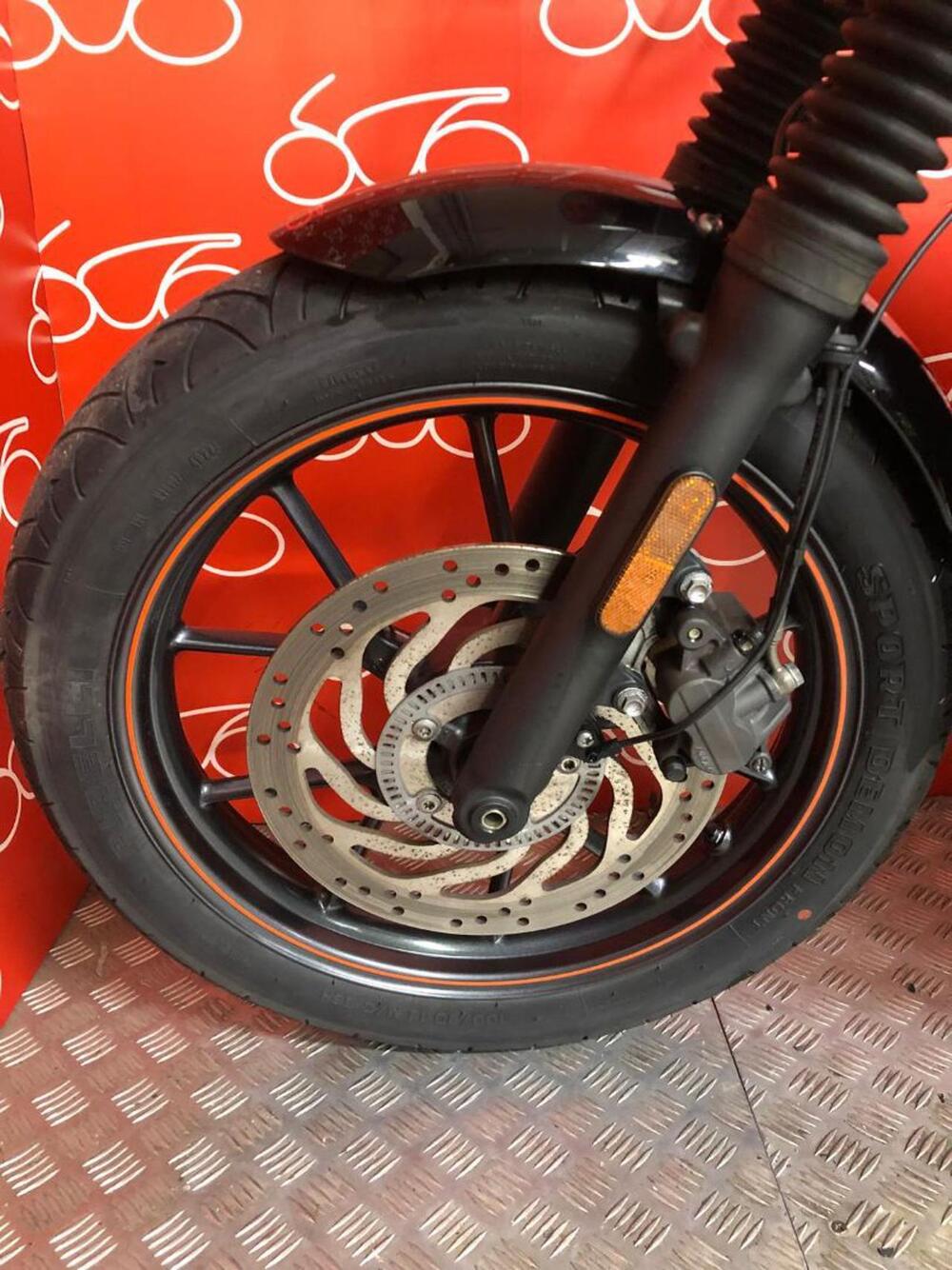 Triumph Street Twin 900 (2016) (6)