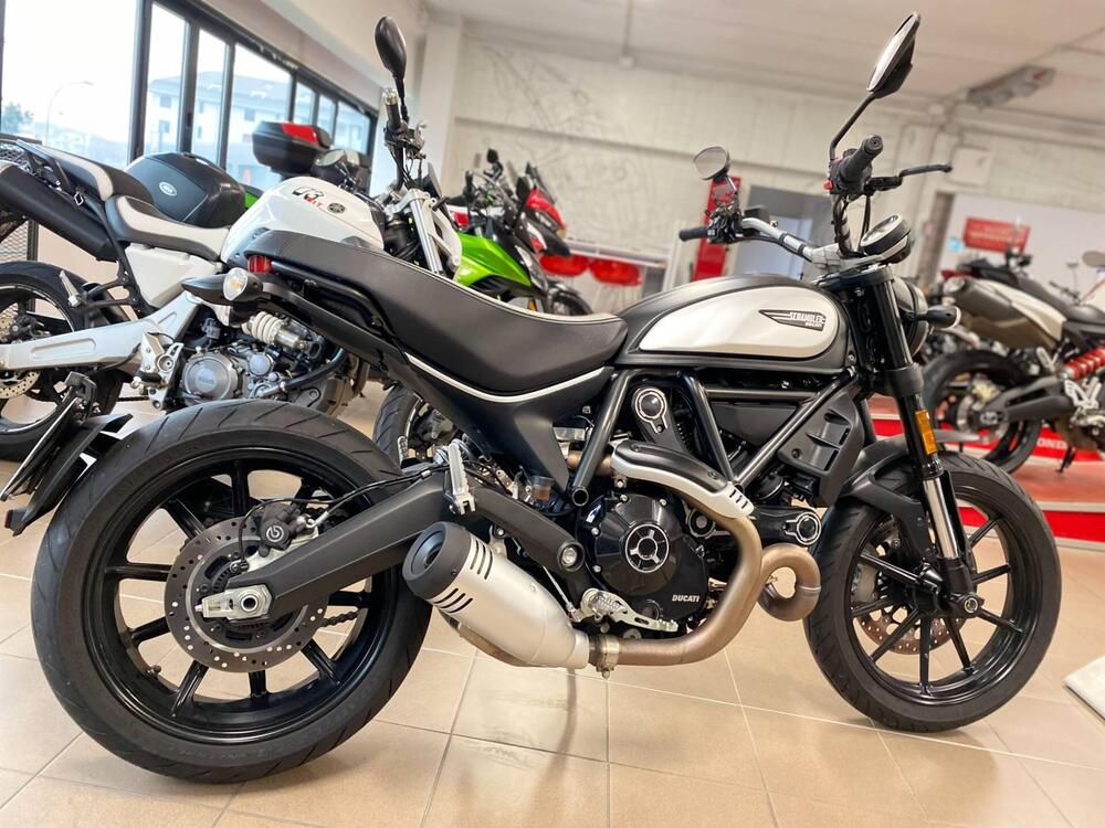 Ducati Scrambler 800 Icon Dark (2021 - 22) (2)