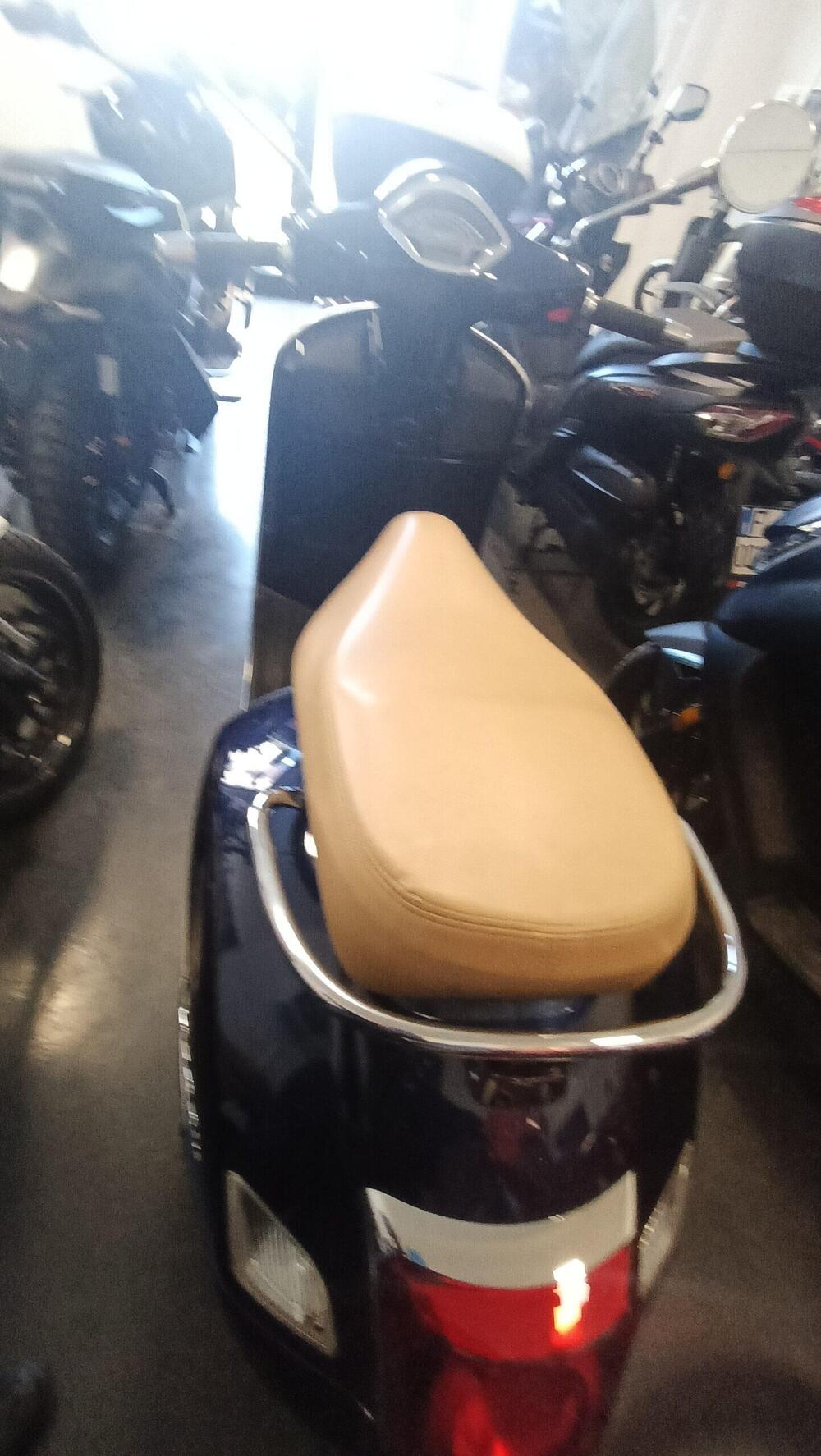 Vespa GTS 300 Hpe (2019) (4)