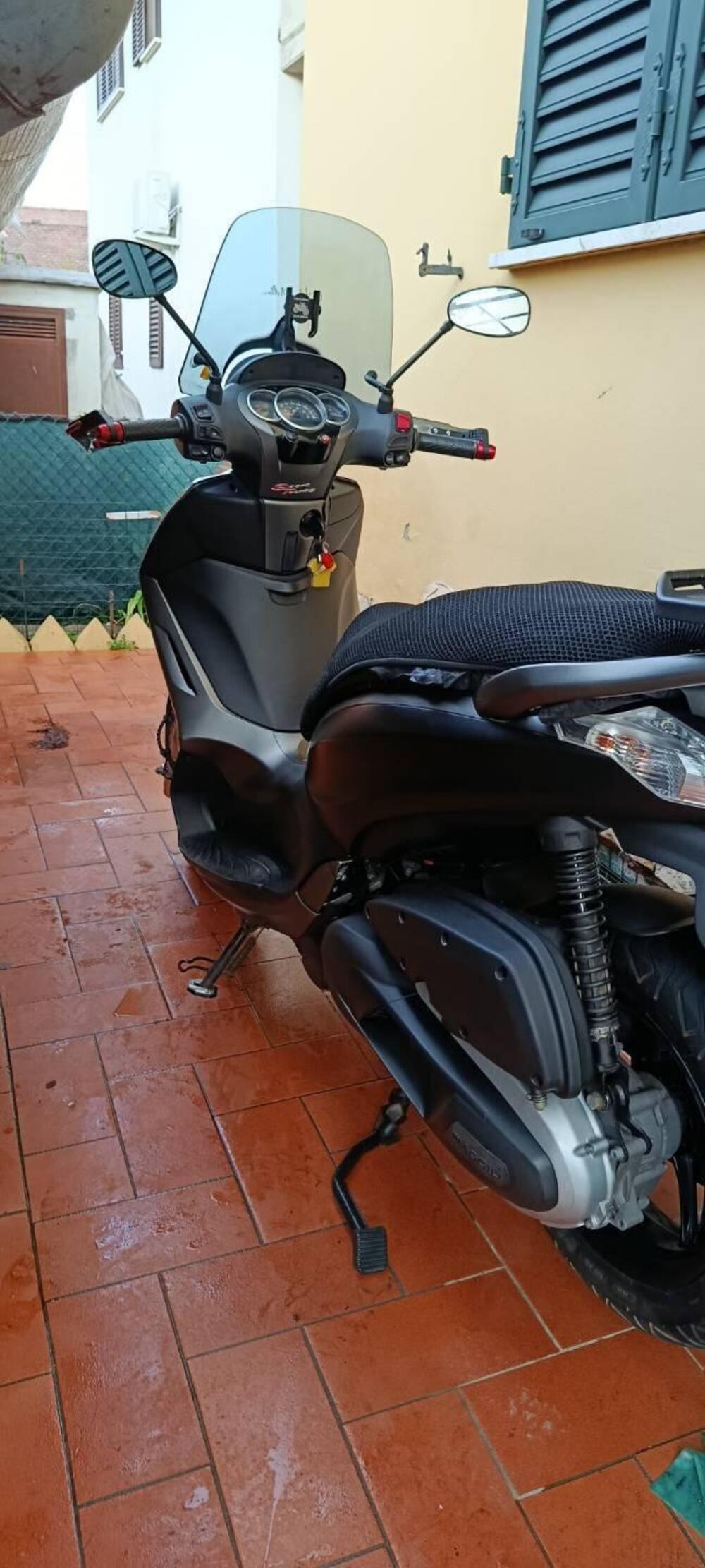 Piaggio Beverly 350 SportTouring ie ABS (2011 - 17) (3)