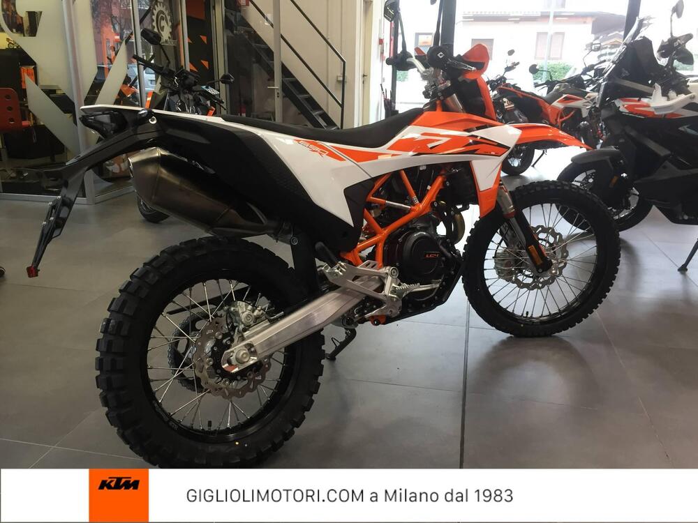 KTM 690 Enduro R (2026) (5)