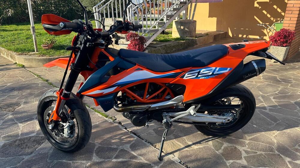 KTM 690 SMC R (2023 - 25) (2)