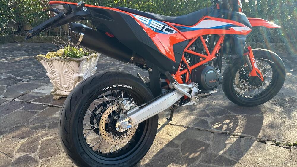 KTM 690 SMC R (2023 - 25) (4)