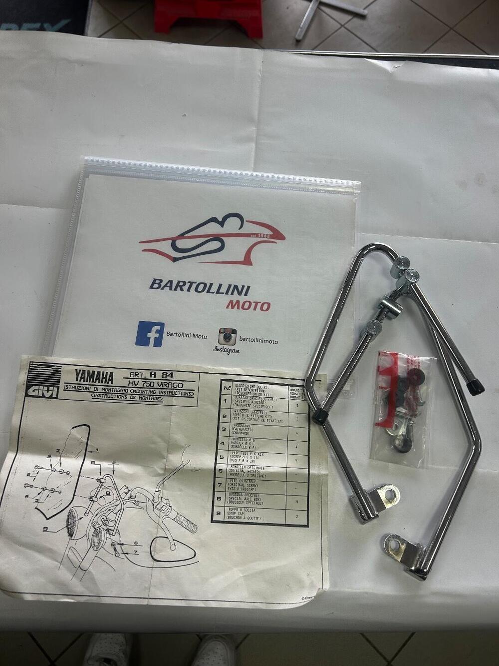 Staffe per parabrezza per XV 750 Virago Givi