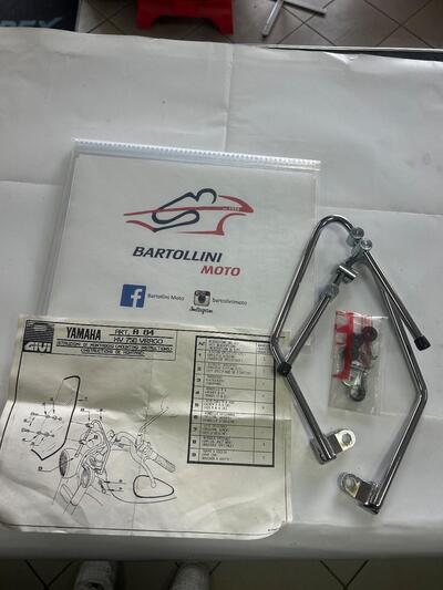 Staffe per parabrezza per XV 750 Virago Givi