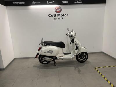 Vespa GTS 300 Super (2023 - 24) usata
