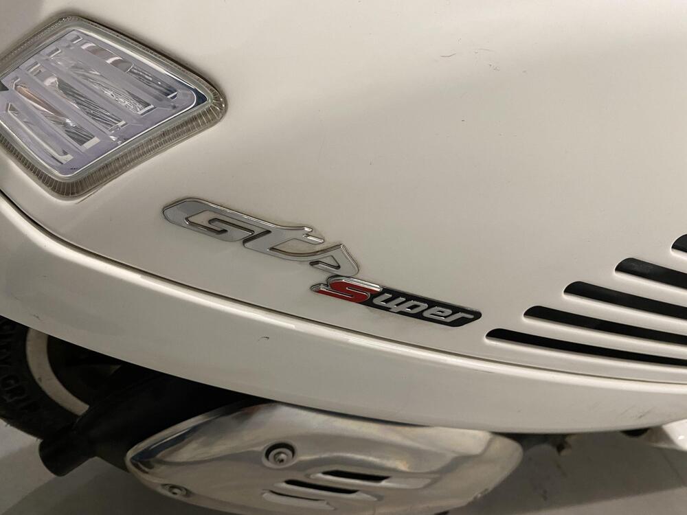 Vespa GTS 300 Super (2023 - 24) (2)
