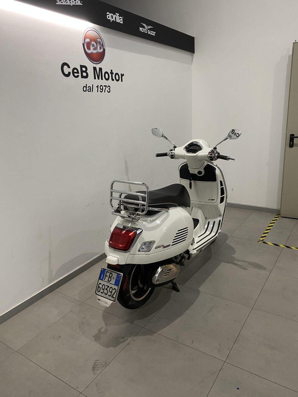 Vespa GTS 300 Super (2023 - 24) (8)