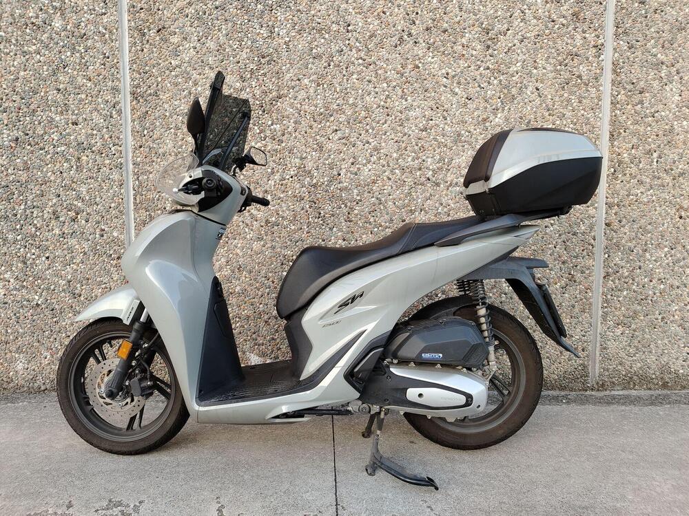 Honda SH 150i (2024 - 25) (2)
